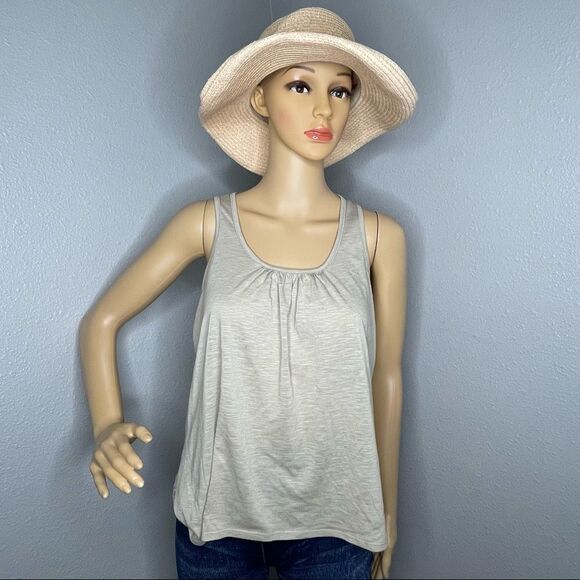 Weavers Sleeveless Scoop Neck Racerback Shirt Floral Detail on Back Beige Medium - Picture 3 of 14
